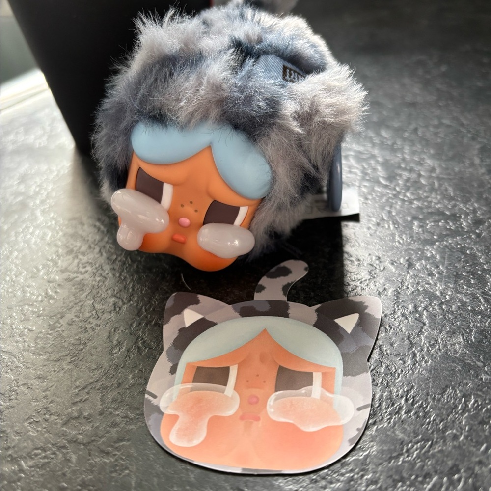 DENIM CUTIE Crybaby Pop Mart